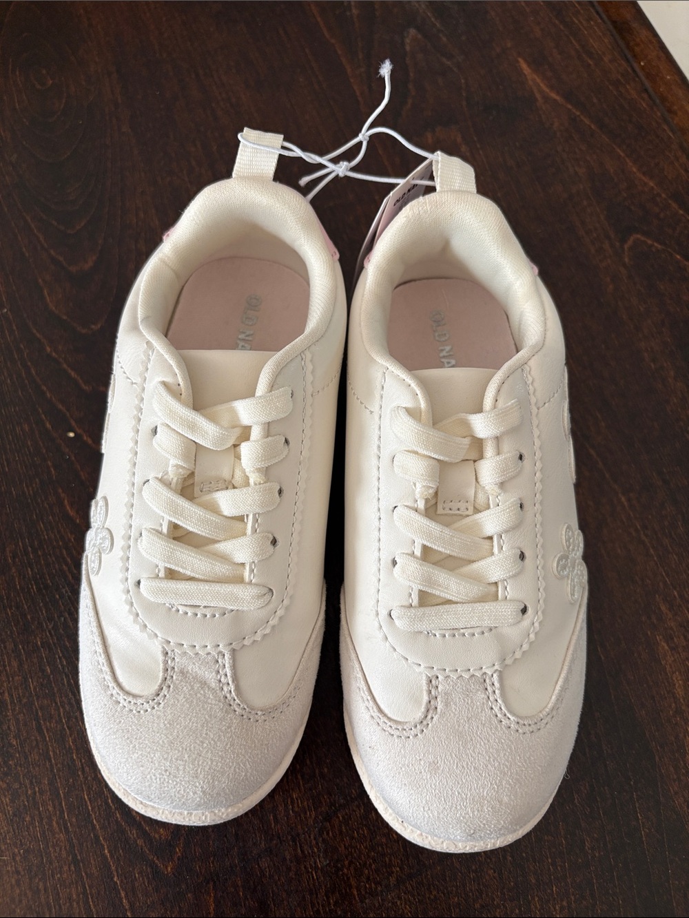 Old Navy Cream/Tan Kids Lace-Up Sneakers